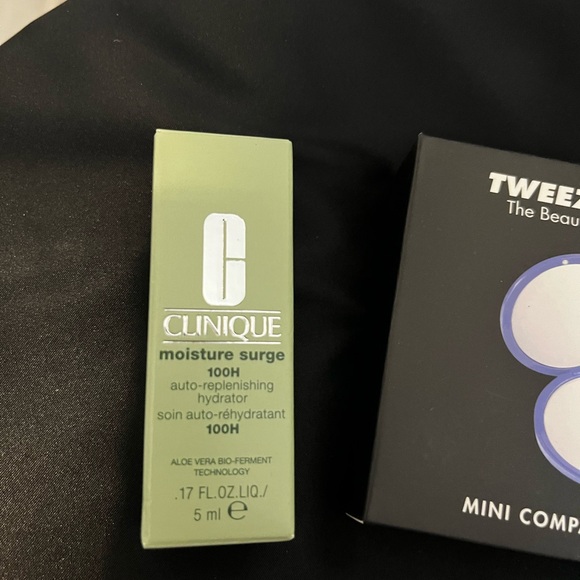 Clinique travel size package of three items - Picture 4 of 5